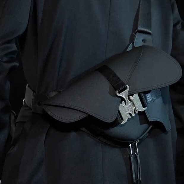 이우가마카라스Triple Covered Crow Buckle Bag