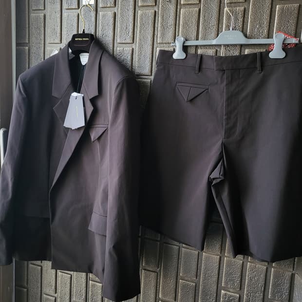 새상품) 20FW 보테가베네타 트라이앵글 나일론오버셋업