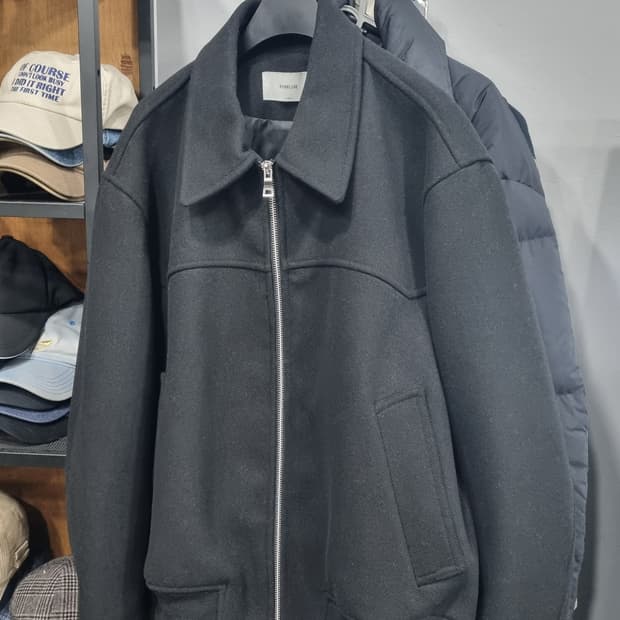 키뮤어 울혼방 블랙 바시티자켓 L(105~110) 상태최상급