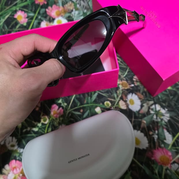 젠틀몬스터 파쏘 블랙 &레드