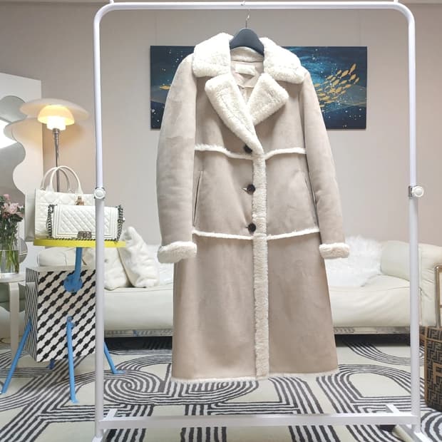 백화점 LYNN KL)겨울 스웨이드 무스탕 로맨틱 핑크베이지 롱코트