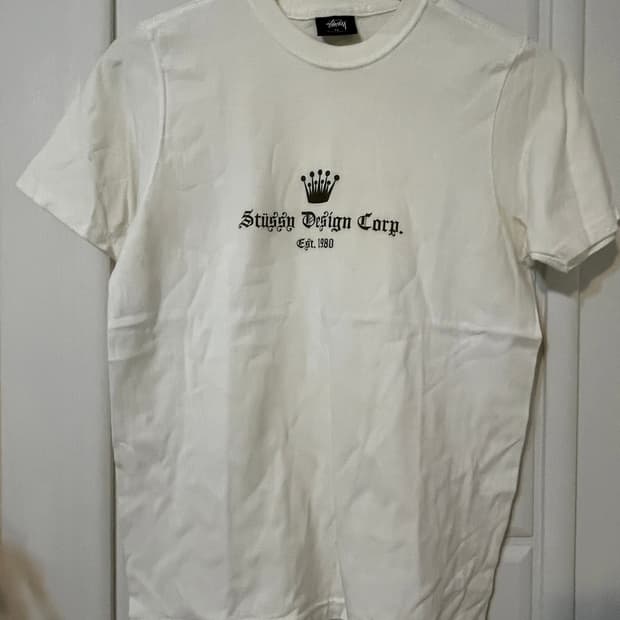 stussy t-shirt
