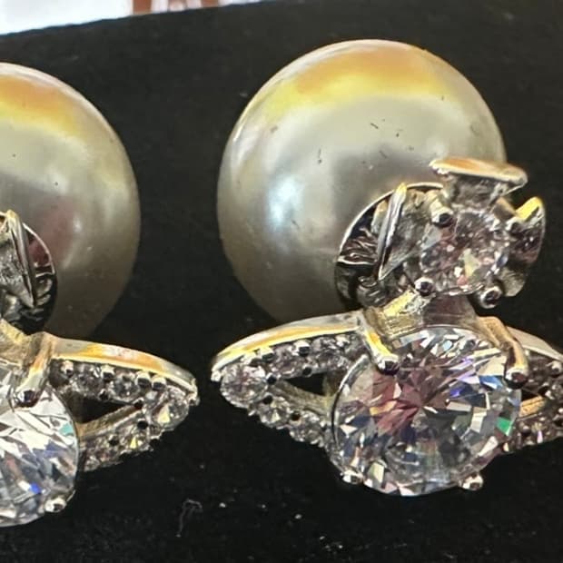 비비안 웨스트우드 진주 큐빅 귀걸이