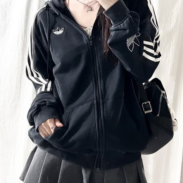 아디다스 자수로고 블랙 삼선 후드집업