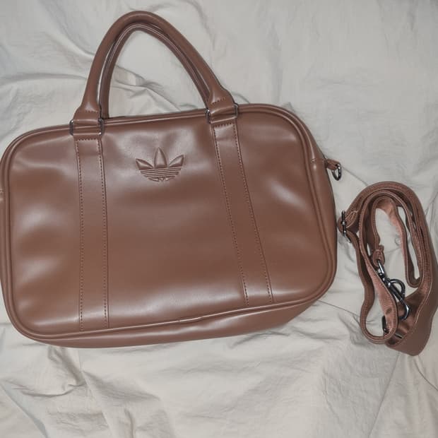 아디다스 가방🎒 
