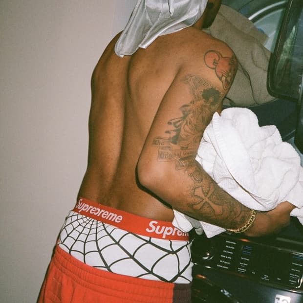 슈프림 x 헤인즈 스파이더맨 박서 브리프 화이트 (2개입) - 26ss