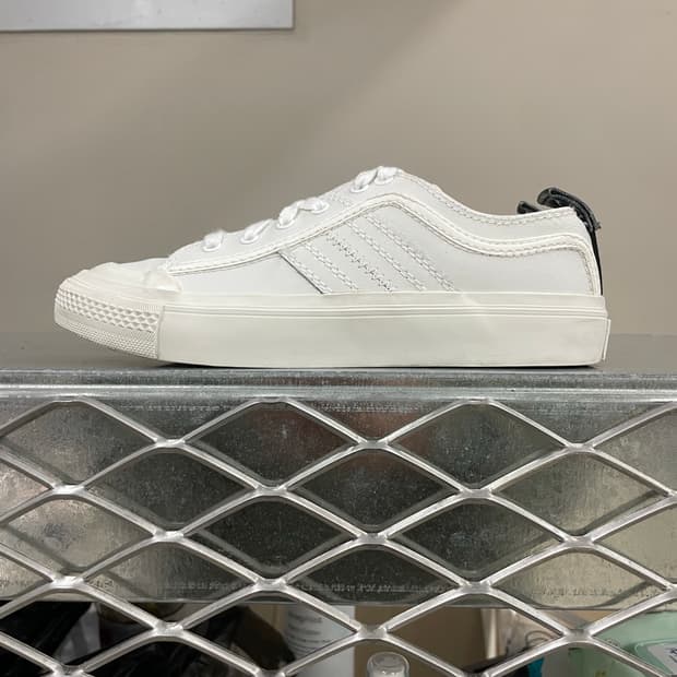 디젤 스니커즈 화이트 240 (gr-4370)