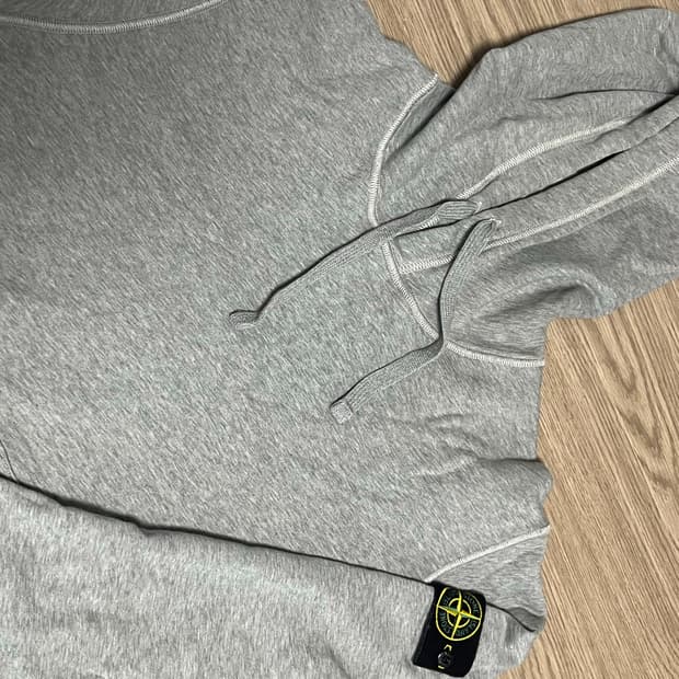 스톤아일랜드 후드티 그레이