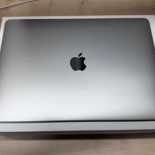 M1 맥북 프로 13인치 실버 터치바