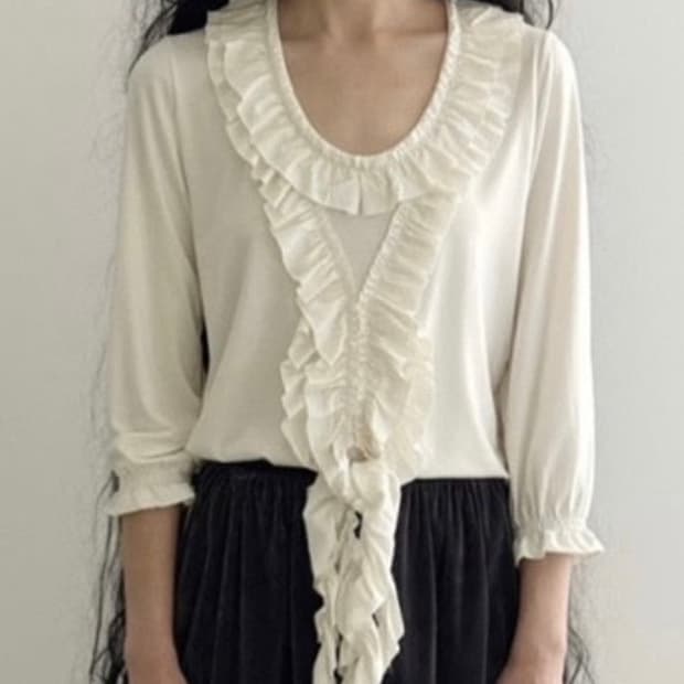 노이어덜트 스쿱넥 프릴 티셔츠