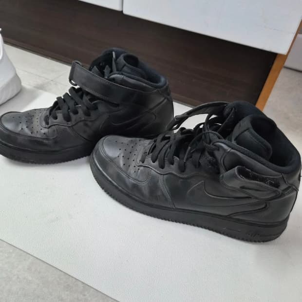 에어포스1 07 블랙 미드