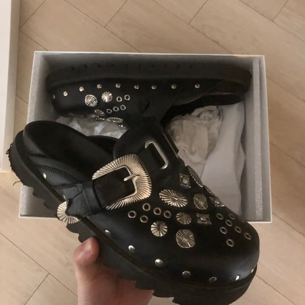 토가 비릴리스 43사이즈 팝니다