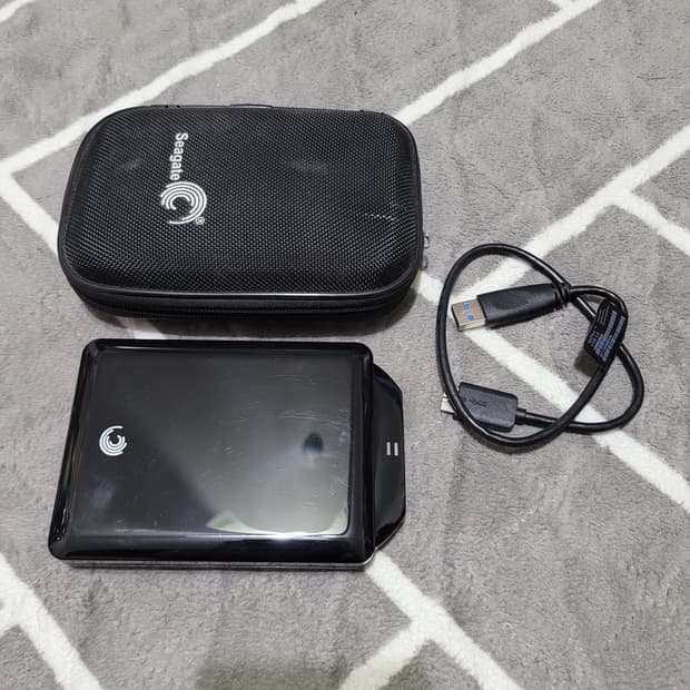 씨게이트 Seagate 외장하드 1tb + 케이스 + 케이블 포함