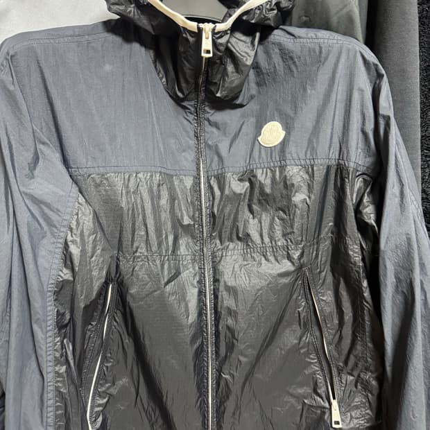23ss 몽클레어 알제디 바람막이 3사이즈 