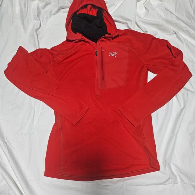 아크테릭스 폴라텍 반집업 아노락 M