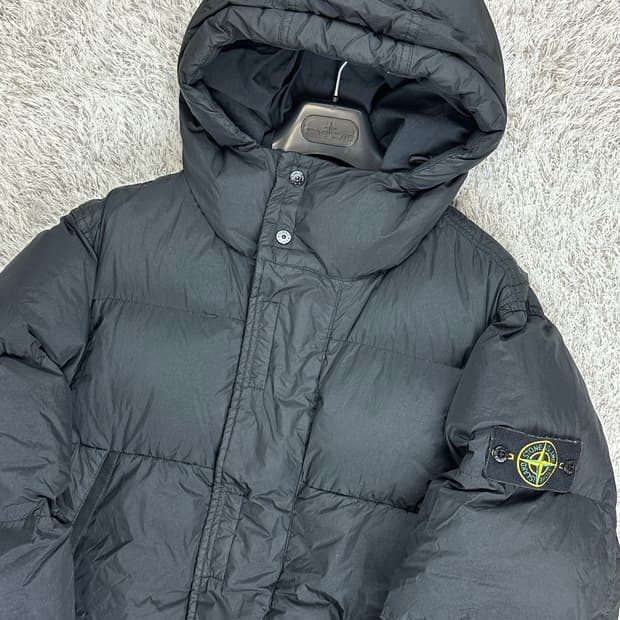 [L] 백화점판 정품 스톤아일랜드 23FW 크링클랩스 롱패딩 블랙