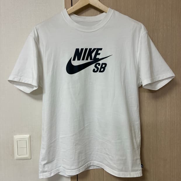 [L]나이키SB 티셔츠 화이트