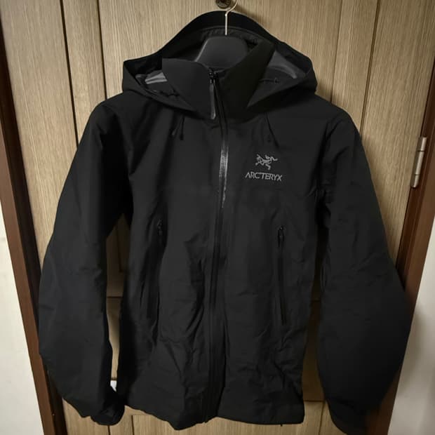 아크테릭스 베타 AR 바람막이 자켓 블랙 