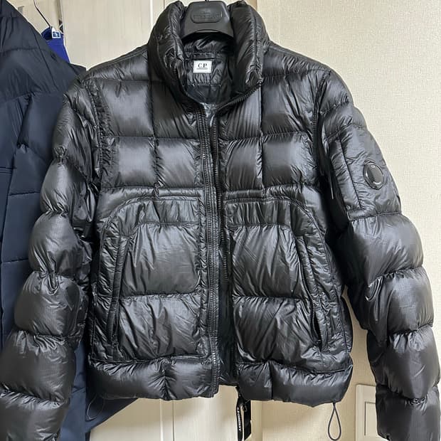 cp컴퍼니 dd쉘 패딩 24fw M 블랙