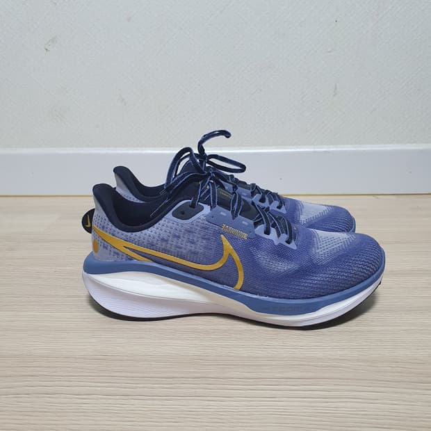 나이키 줌 보메로 17 러닝화 250