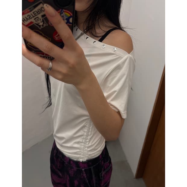 WHO'S WHO gallery One Off Shoulder Tee