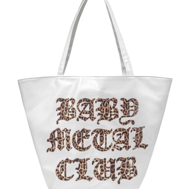 (구해요) 베이비메탈클럽 베메클 레오파드 로고 에나멜백 화이트