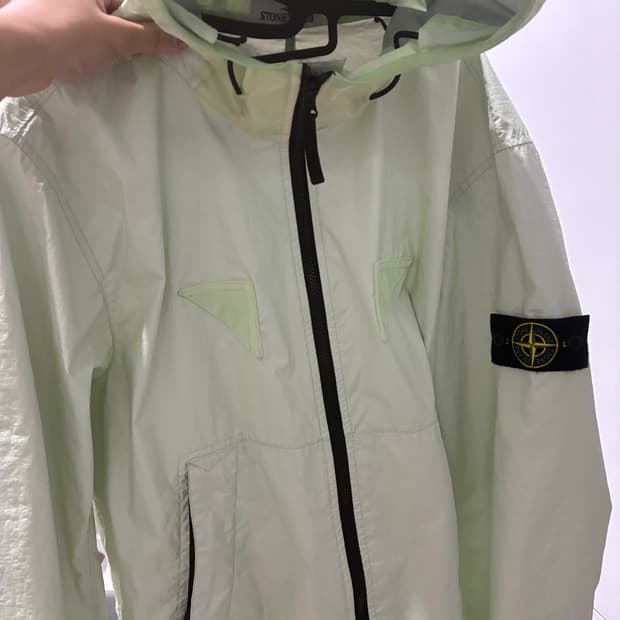 스톤아일랜드 멤브라나 23ss xl 바람막이