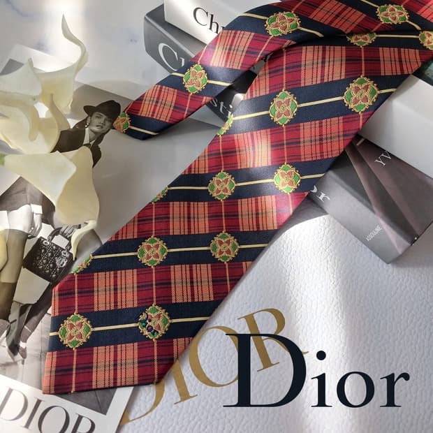 크리스찬 디올 실크 체크 패턴 넥타이 9.5cm A~A+등급 E741
