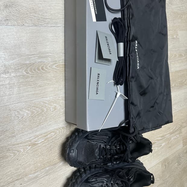 (43)발렌시아가 디펜더