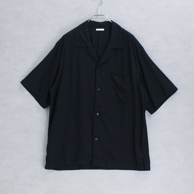 GU _ open collar shirt