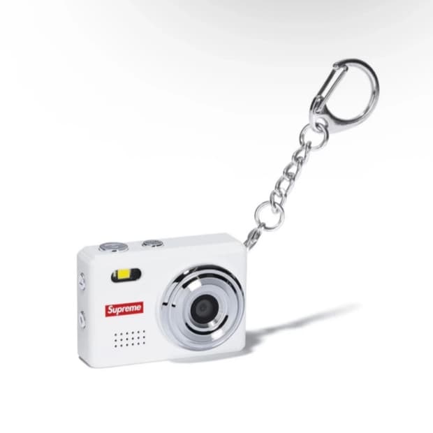 슈프림 미니 카메라 키링