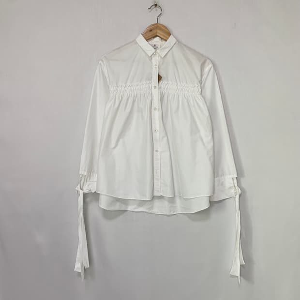 LANVIN 랑방 화이트 셔링 소매 리본 디테일 셔츠 블라우스