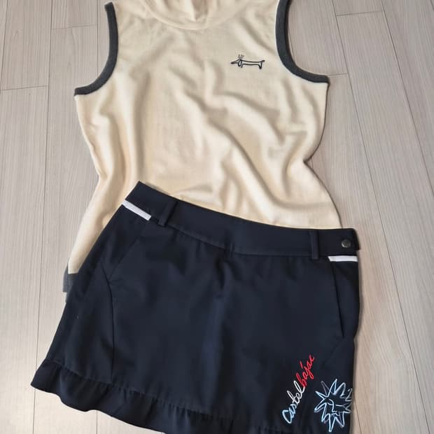 루이까스텔 모 100% 반폴라 조끼 100 사이즈 제품입니다.