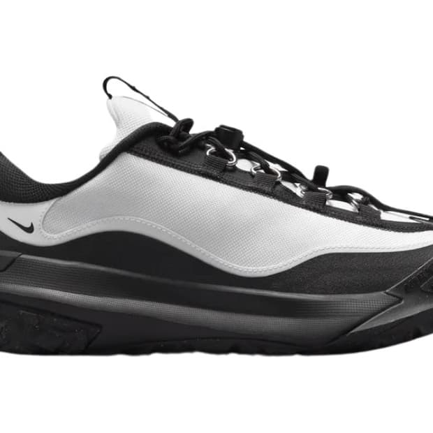 나이키 x 꼼데가르송 옴므 플러스 ACG마운틴플라이 2블랙화이트 