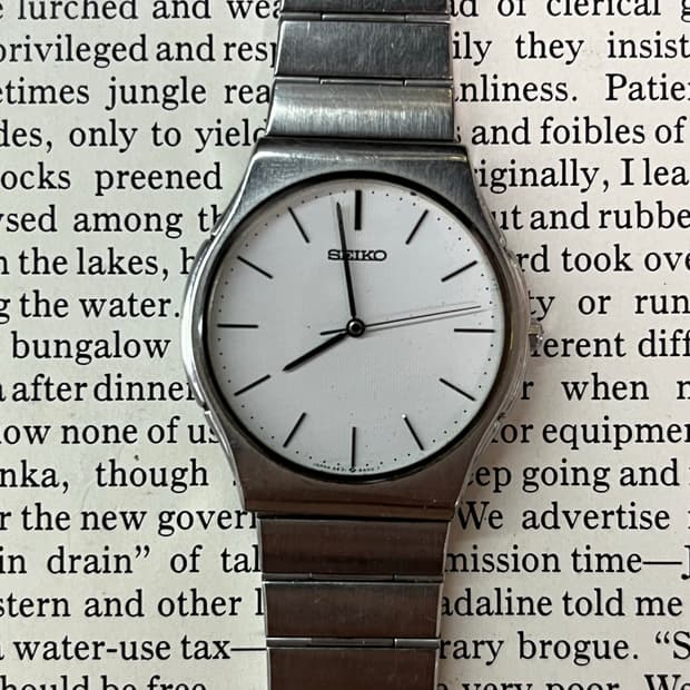  SEIKO 미니멀 크림 다이얼 쿼츠