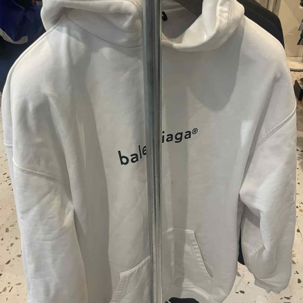 발렌시아가 카피라이트 로고 후드티