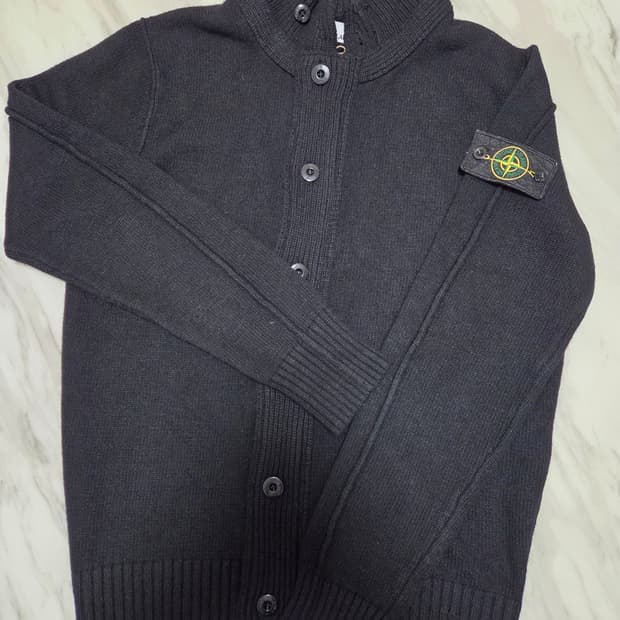 스톤아일랜드 집업 니트