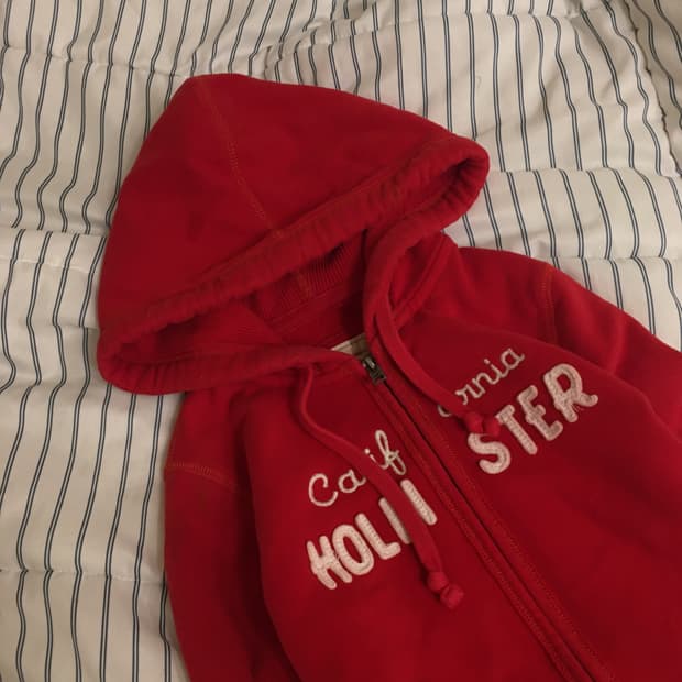 (딱붙핏) 홀리스터 레드 후드집업 S