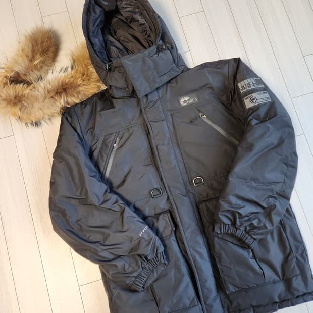 네파 알라스카 헤비다운 자켓 덕다운 패딩 점퍼 사이즈xl

정가 6900