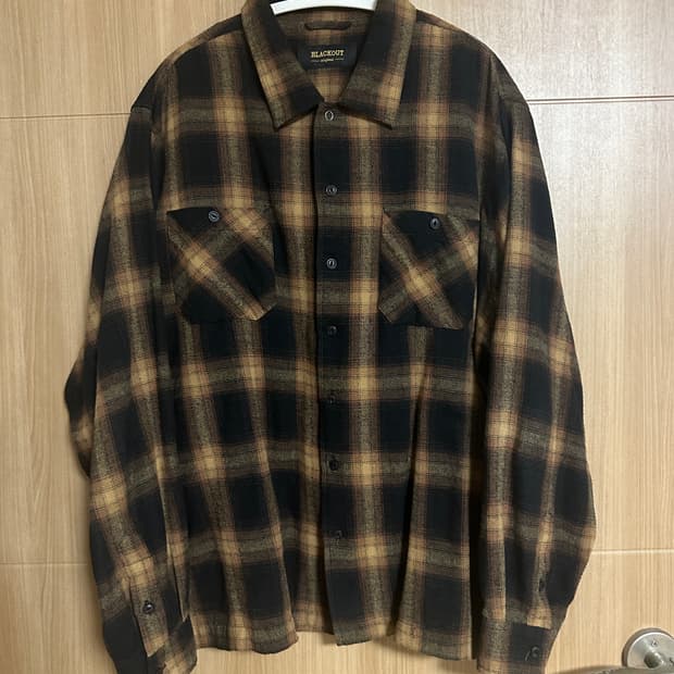 [L] 블랙아웃 피코 셔츠