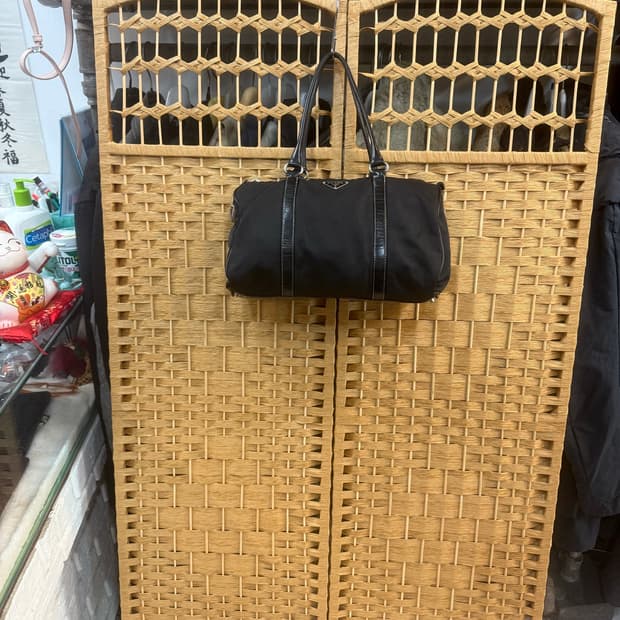 정품 프라다 포코노 보스턴백 팝니다