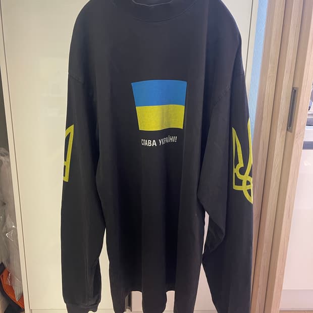 발렌시아가 우크라이나 롱슬리브 m사이즈