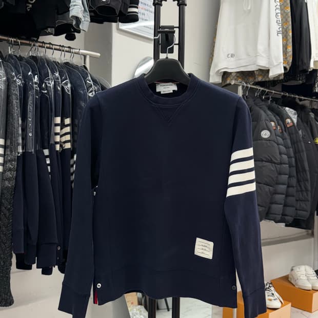 [3] 톰브라운 사선완장 맨투맨