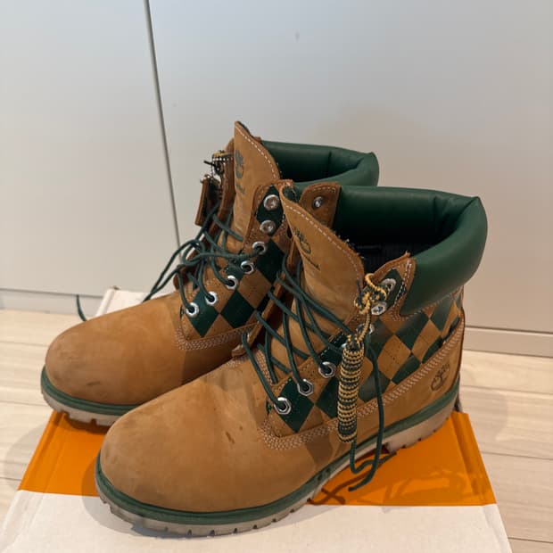 카시나 x 팀버랜드 6 in 프리미엄 비브람 GTX 위트 280