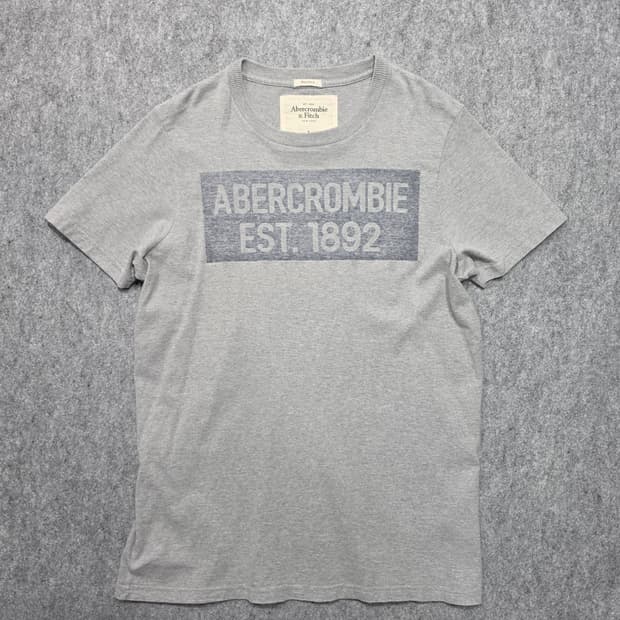 아베크롬비 Y2K 1982 스펠로고 반팔티 그레이 L
