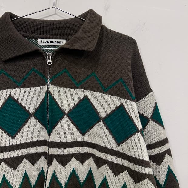 블루 버켓 다이아몬드 패턴 카라 투웨이 니트집업