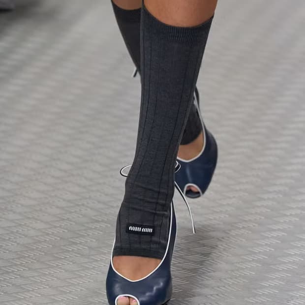 미우미우 니하이 로고 삭스