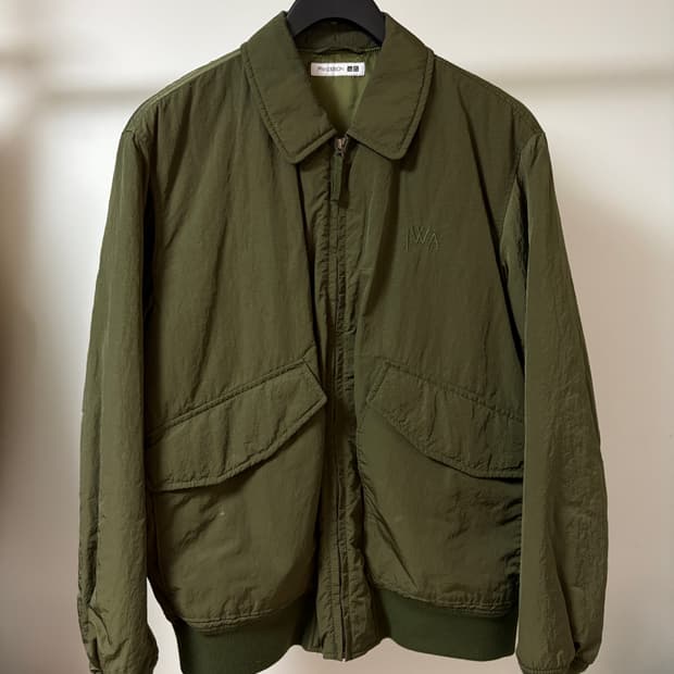 유니클로 jw앤더슨 패디드 숏 블루종 올리브 L