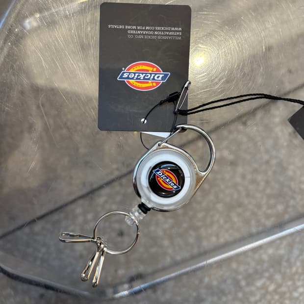 Dickies reel keychain