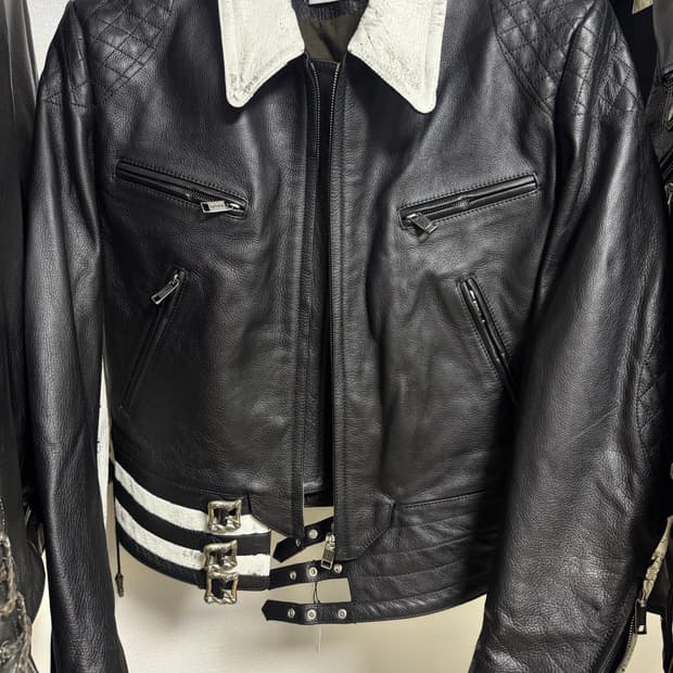 ERD 도그 인 리스트레인트 레더 자켓